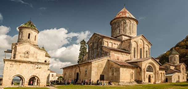 🇬🇪 Kutaisi od 162 zł w obie strony — brama do Gruzji